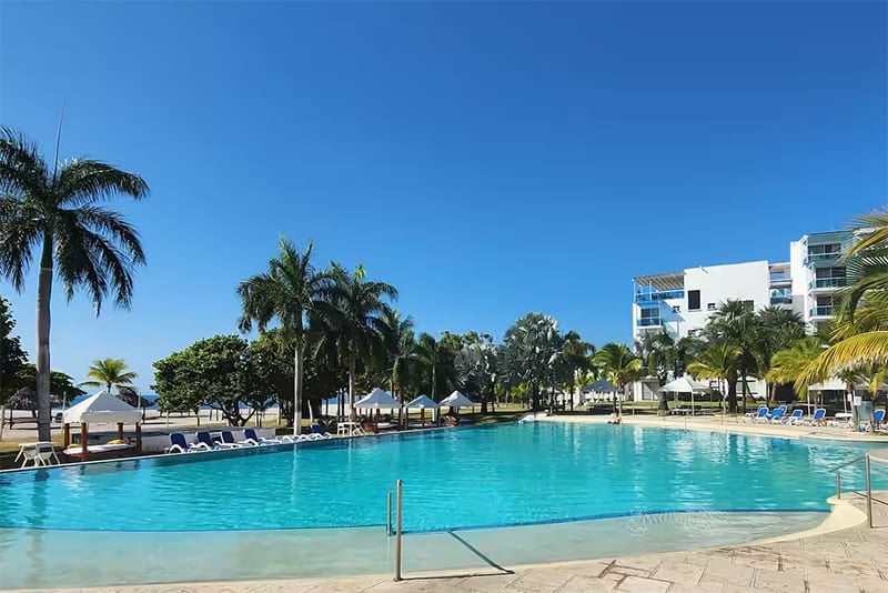 HERMOSO APARTAMENTO FRENTE AL MAR EN NIKKI BEACH